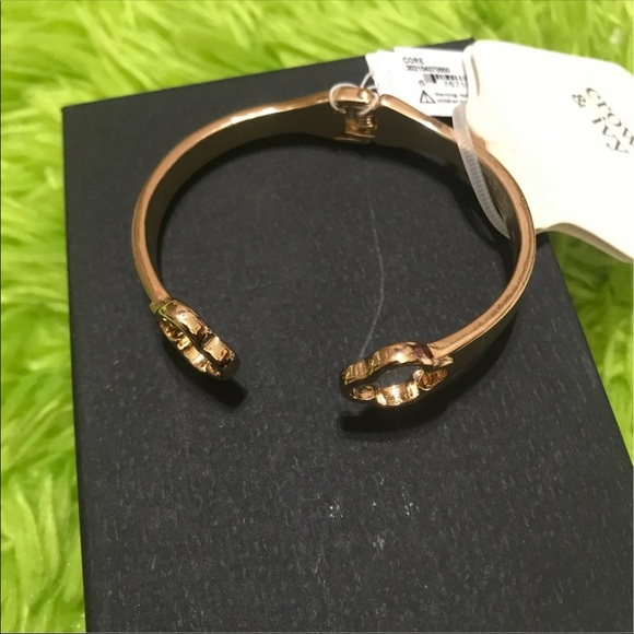 COPY - COPY - crown and ivy Bracelet - Picture 3 of 4